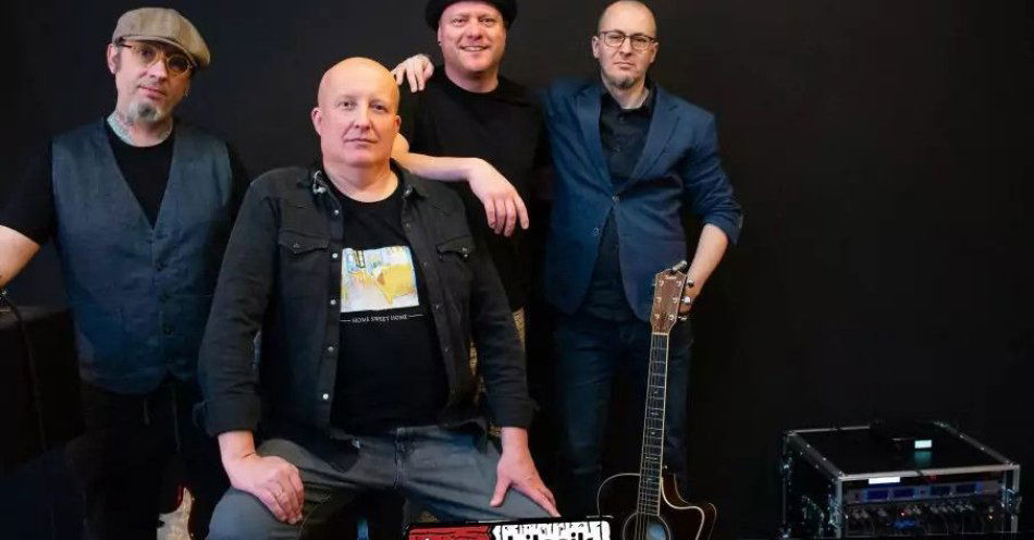 zdjęcie: Piotr Bukartyk & Ajagore - Piosenki zwłaszcza o miłości. I nie tylko / kupbilecik24.pl / Piotr Bukartyk & Ajagore - Piosenki zwłaszcza o miłości. I nie tylko