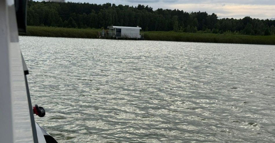 zdjęcie: Nieoceniona obecność bydgoskich wodniaków na akwenach / fot. KWP w Bydgoszczy
