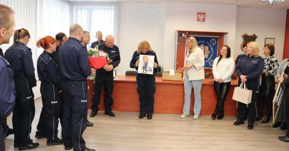 zdjęcie: Renata Hałabuda awansowała na Komendanta w Zawierciu / fot. KMP w Dąbrowie Górniczej