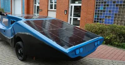 Solarny bolid studentów z Politechniki Łódzkiej wystartuje w zawodach w Belgii