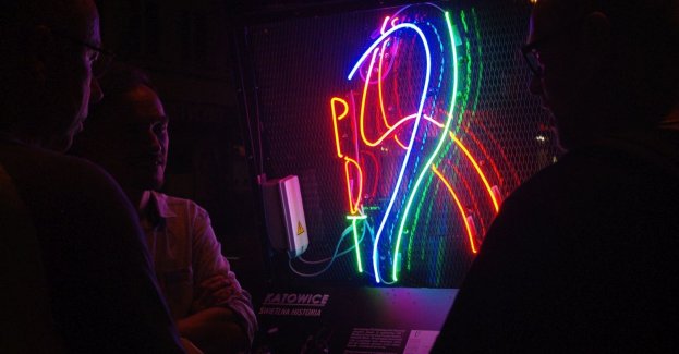 Nowa strona poświęcona katowickim neonom