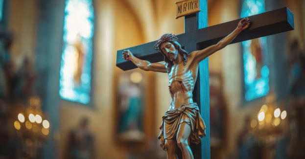 Odpowie za zakłócanie mszy i uszkodzenie zabytkowego krzyża