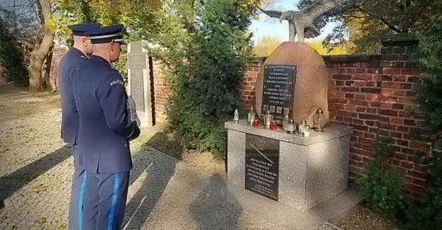 Wieczna pamięć o poległych policjantach...