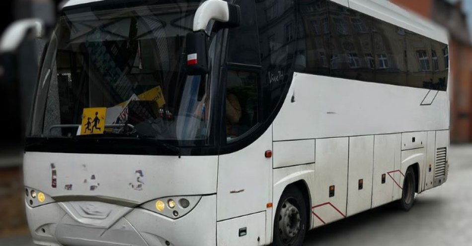 zdjęcie: Szkoły powiatu ząbkowickiego dbają o bezpieczną  podróży dzieci / fot. KPP w Ząbkowicach Śląskich
