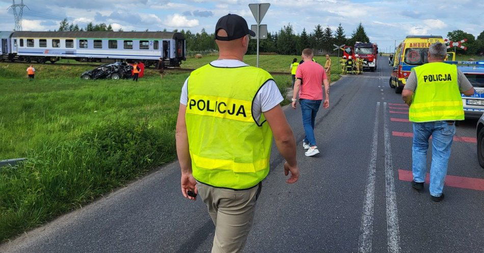 zdjęcie: Tragiczny wypadek na przejeździe kolejowym / fot. KPP w Rypinie