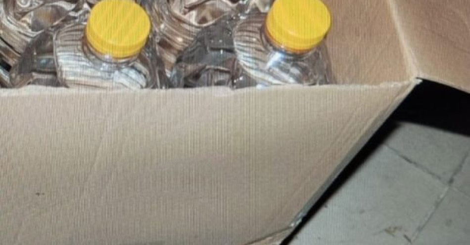zdjęcie: Policja zabezpieczyła 3 tys. litrów alkoholu i 83 tys. papierosów / fot. KPP Łęczna