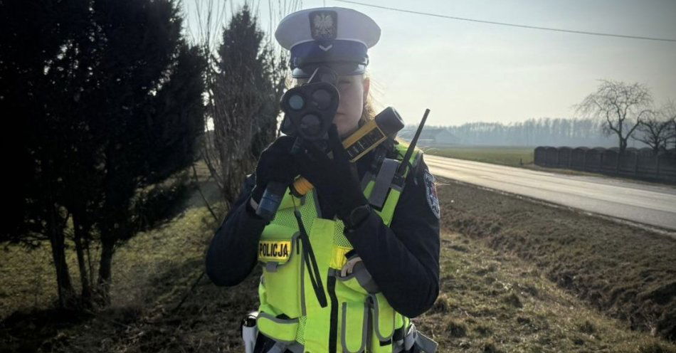 zdjęcie: Kierowca bez uprawnień wpadł, bo pędził 130 km/h w terenie zabudowanym / fot. KPP Zambrów