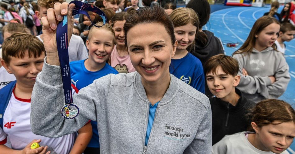 zdjęcie: Rusza cykl zawodów Monika Pyrek Tour! Była mistrzyni mocno promuje skok o tyczce / fot. Przemysław Świderski
