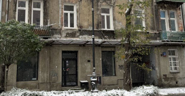 Początek remontu kamienicy przy ul. Stalowej 54