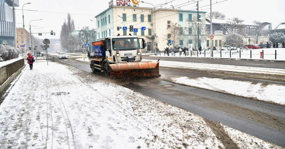 zdjęcie: Wszystkie drogi krajowe i ekspresowe są aktualnie przejezdne / fot. PAP