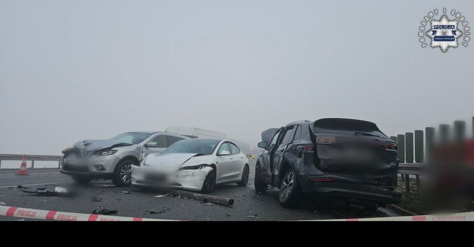zdjęcie: Karambol i pożar ciężarówki na A4. Dwie ofiary na odcinku strzeleckim / fot. KPP Strzelce Opolskie