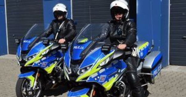 Motocykliści pod okiem funkcjonariuszy