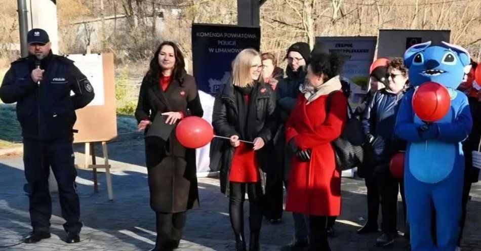 zdjęcie: Mieszkańcy Dobrej przeciw przemocy wobec dzieci / fot. KMP w Limanowej
