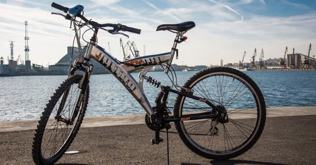 Amator kradzionych rowerów w rękach policjantów