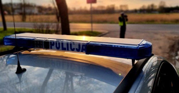 Kierowca nie posiadał uprawnień, pasażer był poszukiwany