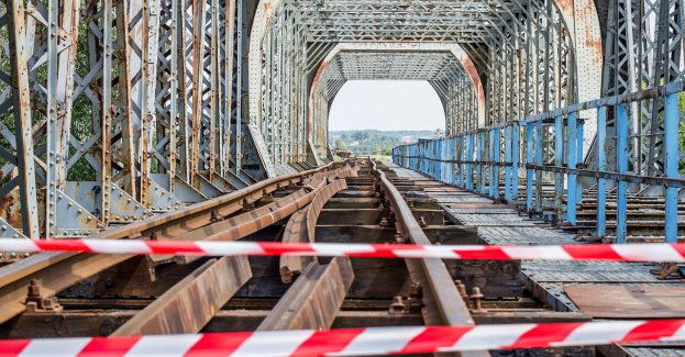 Uwaga! Tymczasowe przejazdy za mostem Zwierzynieckim
