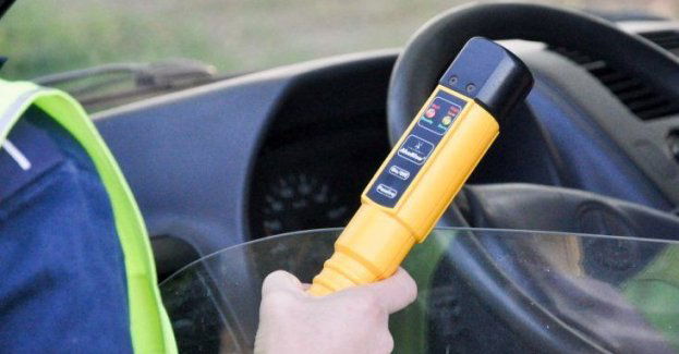 Zasnął za kierownicą auta, w organizmie miał niemal 1,5 promila alkoholu