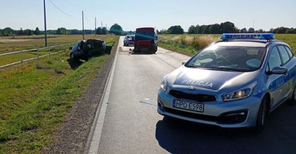 zdjęcie: Wypadek z udziałem samochodu dostawczego i osobówki / fot. KPP Biłgoraj