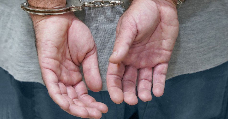 zdjęcie: Prawomocny wyrok dwóch lat więzienia za udział w oszustwach „na policjanta” / v69343649