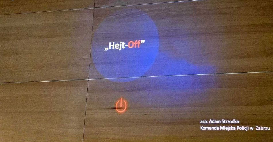 zdjęcie: Policja w Zabrzu ostrzega młodzież przed cyberzagrożeniami / fot. KMP w Zabrzu