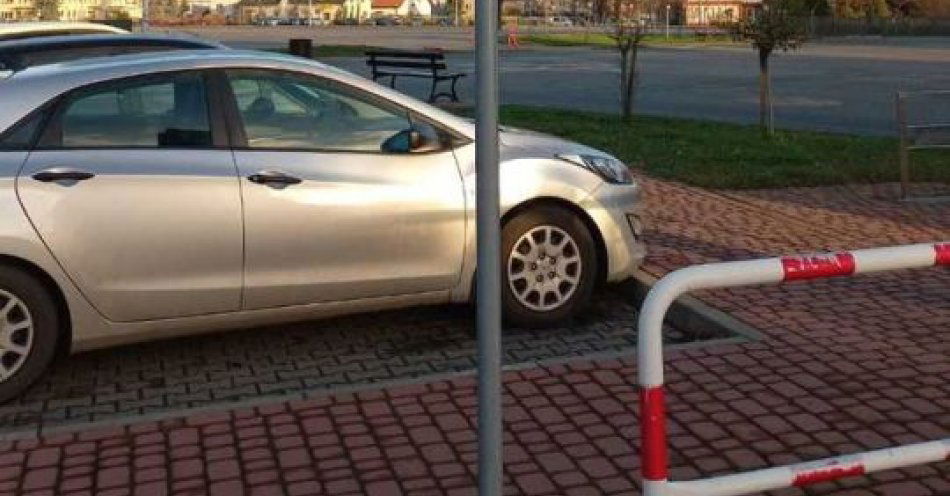 zdjęcie: Al. Bohaterów w Śmiglu, a wykroczenia drogowe / fot. KPP Kościan