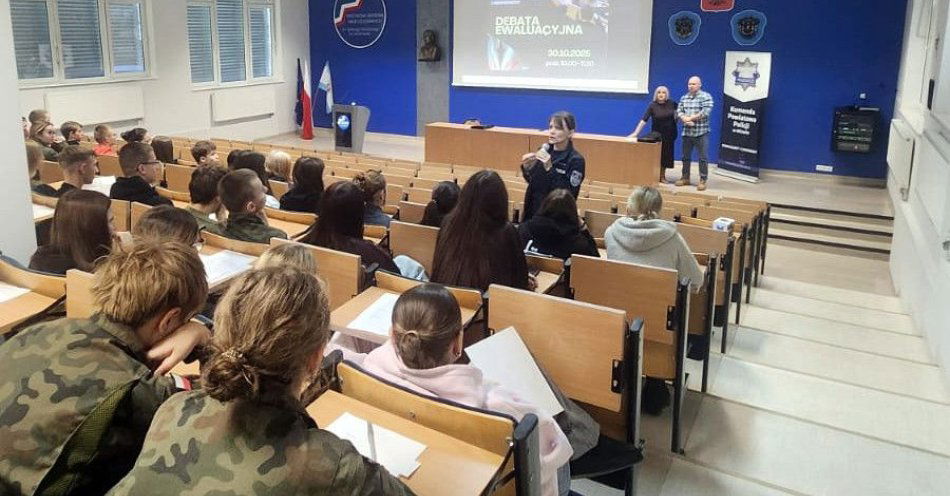 zdjęcie: Mława: młodzież rozmawia o hejcie i cyberprzemocy / fot. KPP w Mławie
