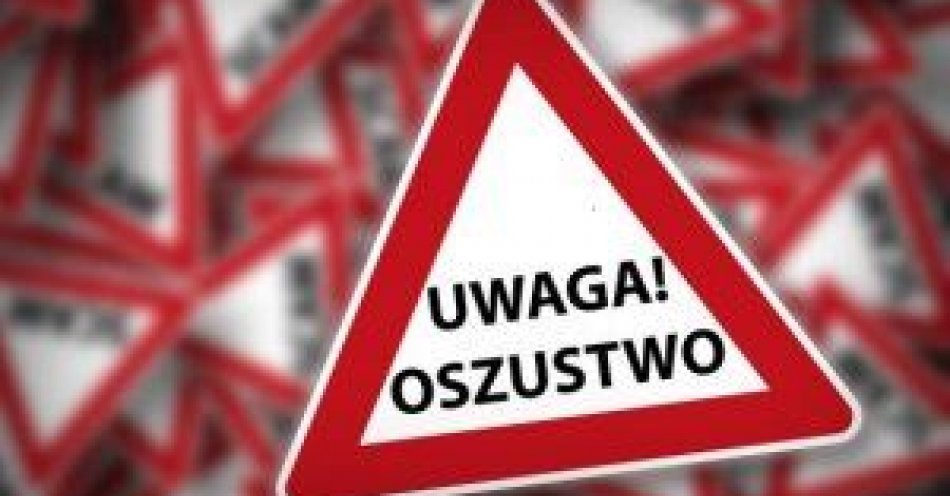 zdjęcie: Sprzedaż mebla w Internecie zakończona utratą ponad 13 000 zł. 62-latka oszukana metodą „na link do potwierdzenia płatności” / fot. KMP Zamość