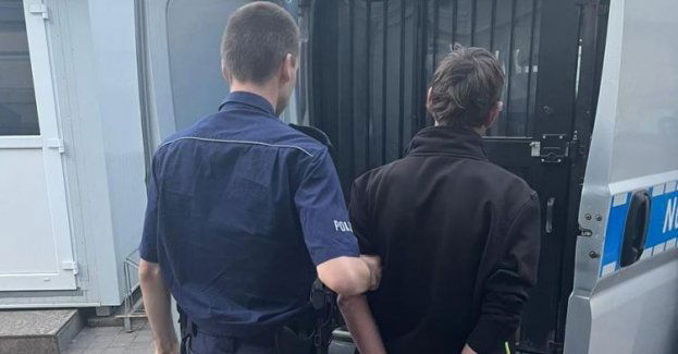 Policjanci zatrzymali dwóch sprawców, którzy włamali się do piwnic