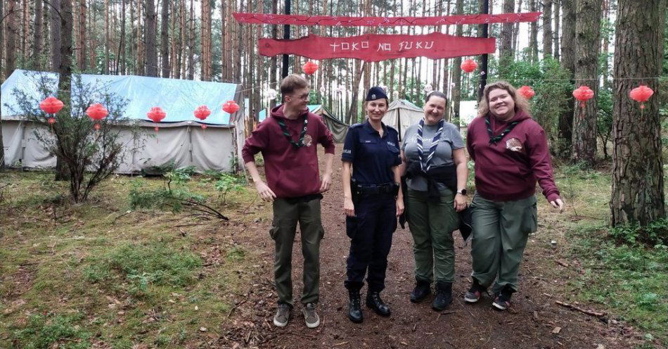 zdjęcie: Obozy harcerskie pod czujnym okiem policjantów z Koronowa / fot. KWP w Bydgoszczy