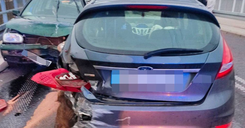 zdjęcie: Zdarzenie na DW 636 w Sitnem Policja apeluje o ostrożność / fot. KPP w Wołominie