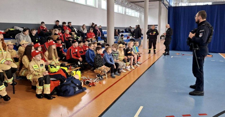 zdjęcie: Głosuj na sierżanta Wojciecha Bartosika w plebiscycie SuperDzielnicowy / fot. KMP w Piotrkowie Trybunalskim