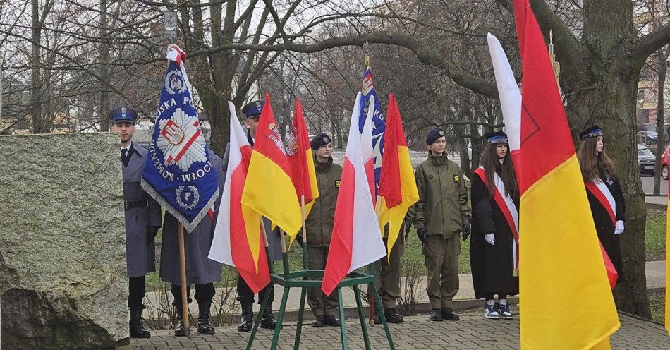 zdjęcie: Narodowy Dzień Pamięci Żołnierzy Wyklętych uczczony przez służby mundurowe / fot. KMP we Włocławku