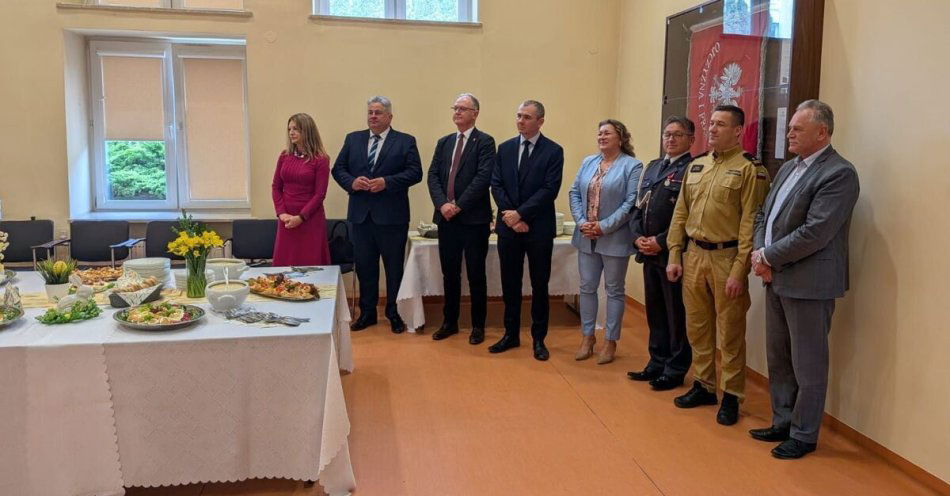 zdjęcie: Wielkanocne spotkanie w Komendzie Policji w Busku życzenia i podziękowania / fot. KPP Busko-Zdrój
