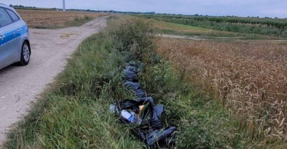 zdjęcie: Szadkowianin wyrzucił śmieci do rowu – zdradził go... szkolny sprawdzian / fot. KPP w Zduńskiej Woli