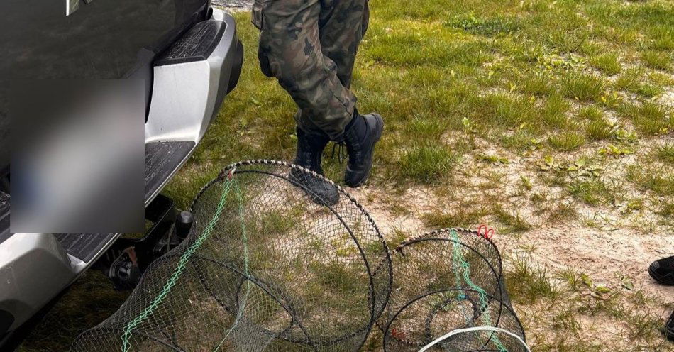 zdjęcie: Nielegalny połów na Zalewie Cieszanowickim - sprawą zajmują się policjanci / fot. KMP w Piotrkowie Trybunalskim
