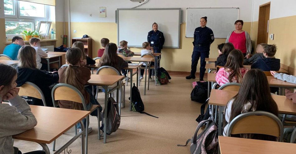 zdjęcie: Dzieci bezpieczne w sieci / fot. KMP w Gdyni