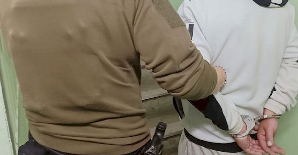 zdjęcie: Policjanci zatrzymali trzy osoby w związku z rozbojem / fot. KMP w Słupsku