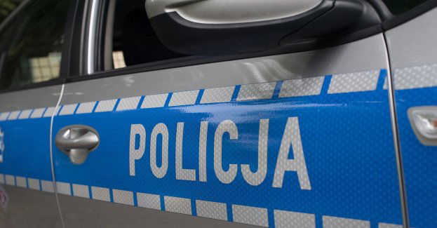 Przedstawił się jako policjant, seniorka dała wiarę