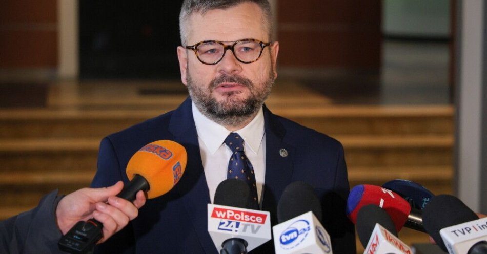 zdjęcie: Wniosek o zespół śledczy do zbadania przyczyn pożaru w Kawęczynie / fot. PAP