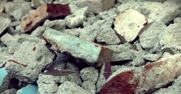 Zawalił się wiadukt na dk 3 w okolicy Wolina po tym, jak samochód przewożący turbiny wiatrowe uszkodził jego konstrukcję