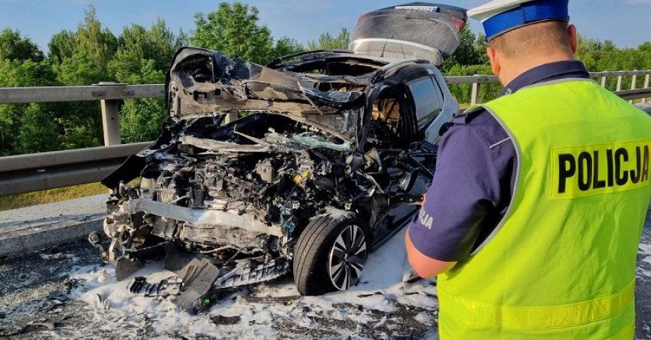 zdjęcie: Tragiczny wypadek na obwodnicy Bolkowa.  Nie żyje 67-letni kierowca / fot. KPP w Jaworze