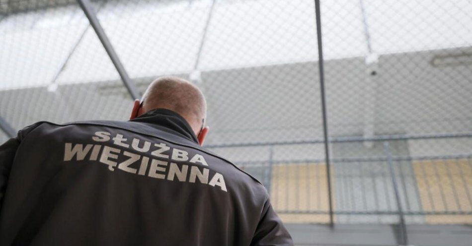 zdjęcie: Połowa funkcjonariuszy nie nadaje się do pracy w więziennictwie / fot. PAP