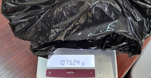 Policjanci przechwycili ponad kilogram marihuany