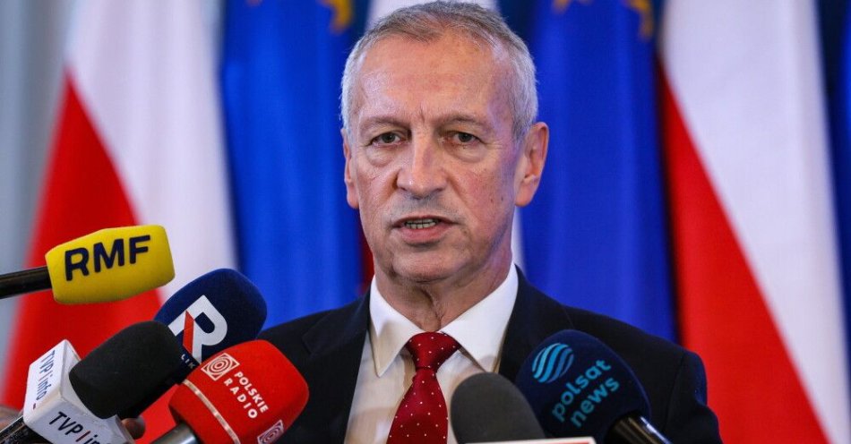 zdjęcie: Dobrzyński o zatrzymanym pracowniku MON: SKW zdobyła na niego potężne, obciążające informacje / Warszawa, 03.02.2026. Rzecznik ministra koordynatora służb specjalnych Jacek Dobrzyński podczas wypowiedzi dla mediów w KPRM w Warszawie, 3 bm. Rano 3 bm. zatrzymany został wieloletni pracownik resortu obrony podejrzewany o współpracę z obcym wywiadem. (mr) PAP/Paweł Supernak