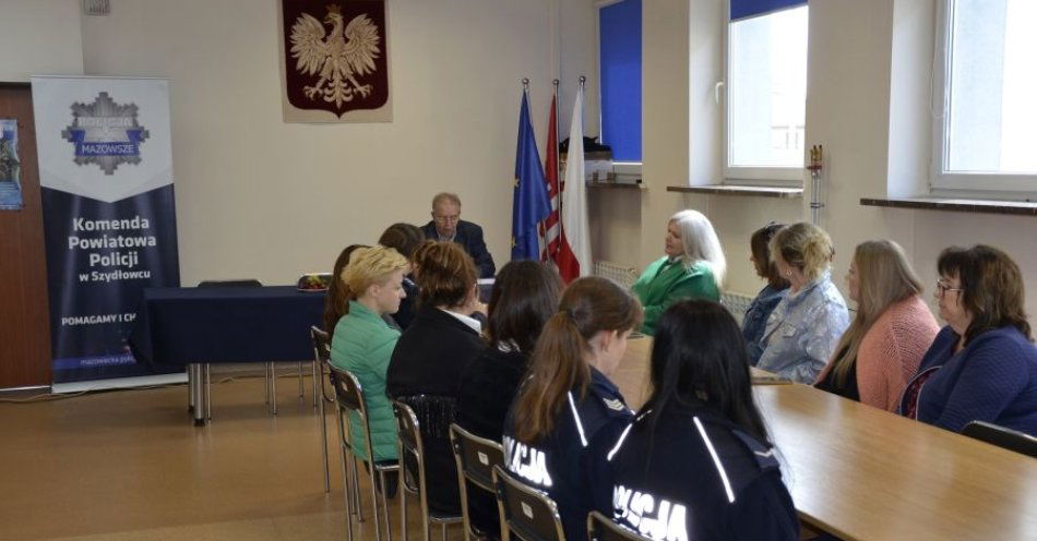 zdjęcie: Wykład z okazji 100. Rocznicy kobiet w Policji / fot. KPP w Szydłowcu