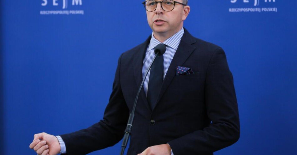 zdjęcie: Joński: w czwartek Rada Krajowa Inicjatywy Polskiej wyznaczy termin kongresu, który zdecyduje o jej losach / Warszawa, 08.09.2025. Konferencja prasowa w Sejmie, 8 bm. europosłów KO Michała Szczerby  oraz Dariusza Jońskiego (na zdj.) dotycząca afery GetBack. (rg/dw) PAP/Rafał Guz