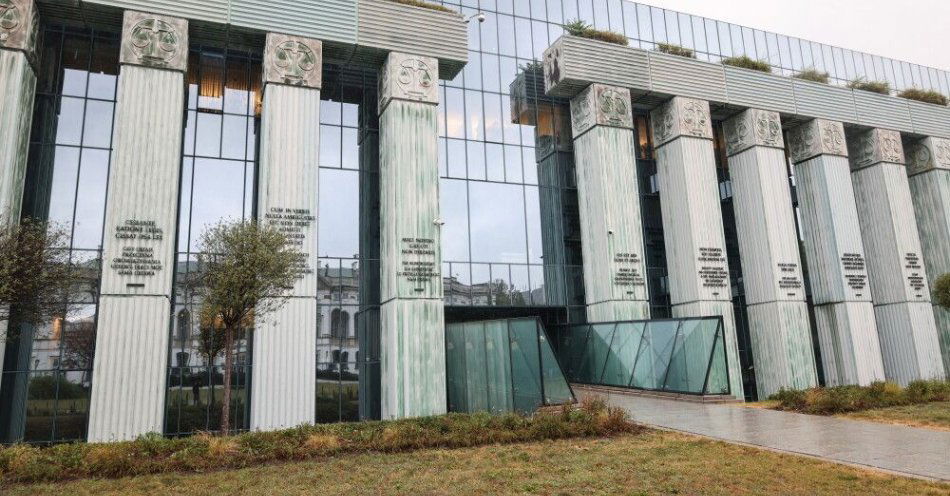 zdjęcie: Do SN wpłynęły kasacje ws. skazanego na 25 lat więzienia za zbrodnię w Surażu / fot. PAP