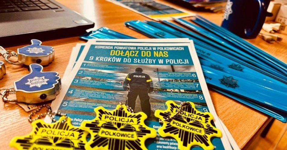 zdjęcie: Polkowiccy policjanci zachęcili młodzież na targach pracy / fot. KPP w Polkowicach