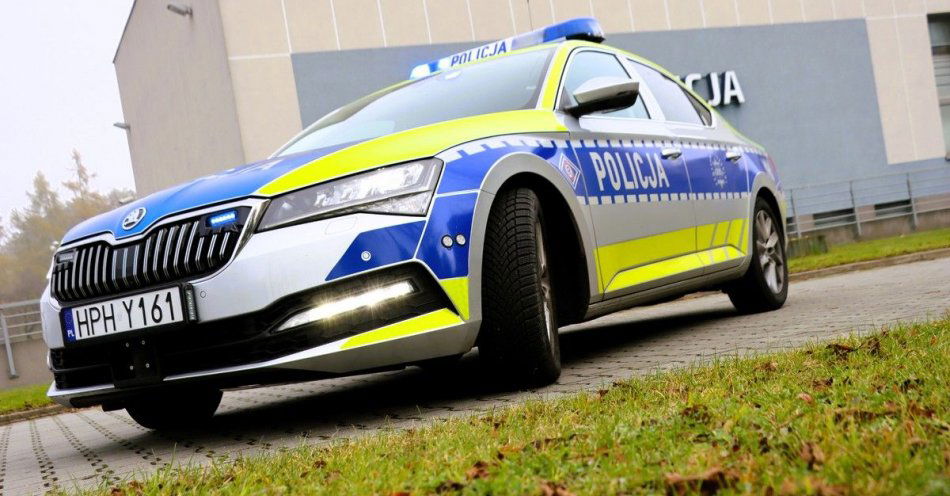 zdjęcie: Nowy radiowóz trafił do radomskich policjantów / fot. KMP w Radomiu