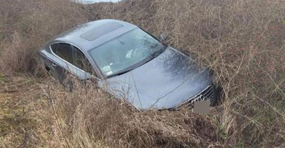 zdjęcie: Pożyczył auto klienta i je rozbił. Teraz będzie tłumaczył się w sądzie / fot. KPP w Nakle nad Notecią